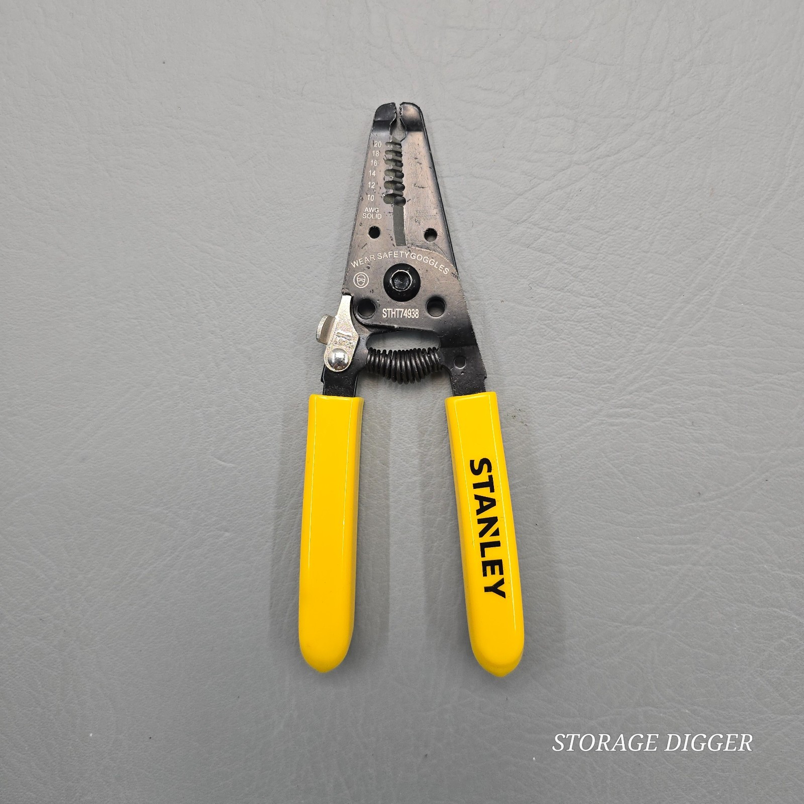 Stanley STHT74938 Black Yellow Wire Stripper/Cutter 6″, Made in China
