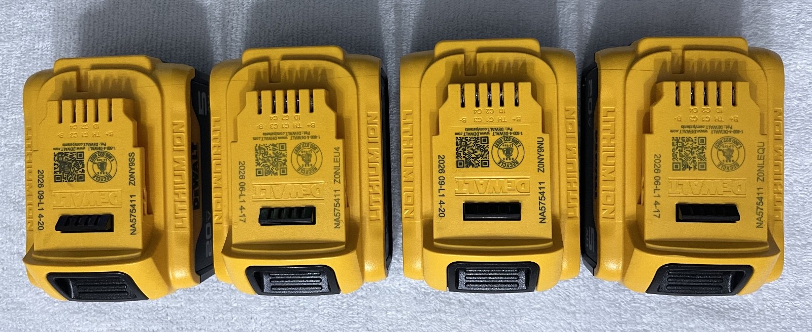 4 New Dewalt 2026 DCB205 20V Max 5.0Ah Lithium Ion Batteries Li-ion DCB205-4