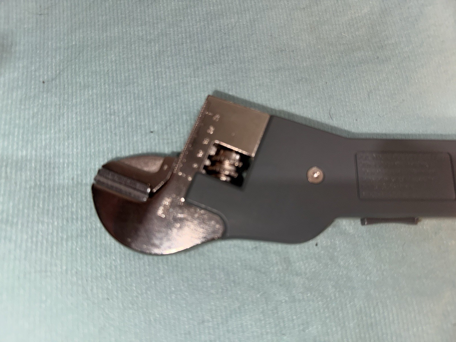 ZipWrench 1″ Adjustable -2 AAA Battery Operated made in China. Mint Condition.