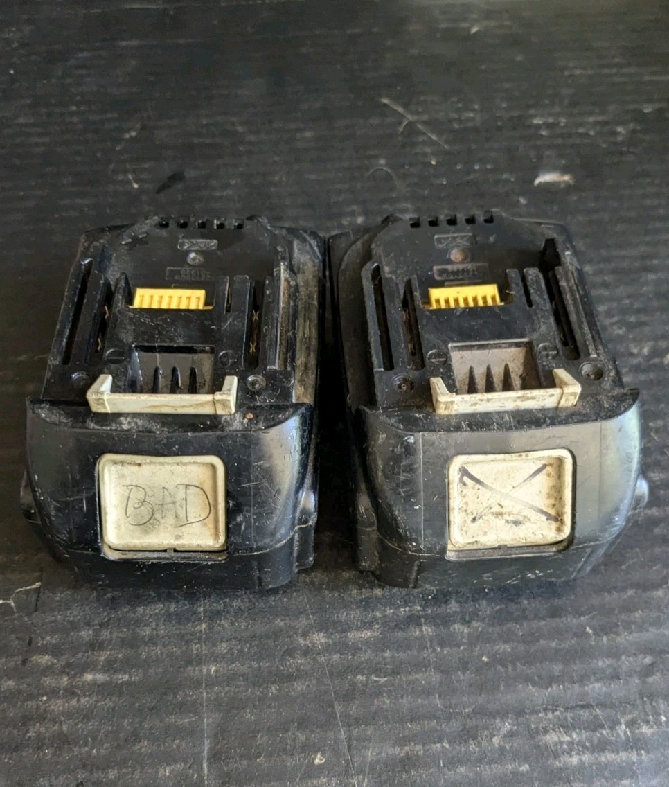 Lot 2 Makita BL1830 18V 3.0Ah Batteries For Repair Lithium-Ion Li-Ion No Charge