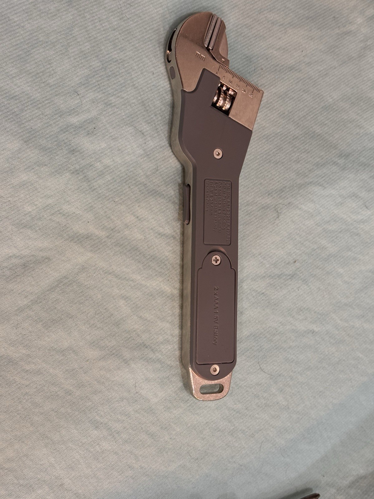 ZipWrench 1″ Adjustable -2 AAA Battery Operated made in China. Mint Condition.