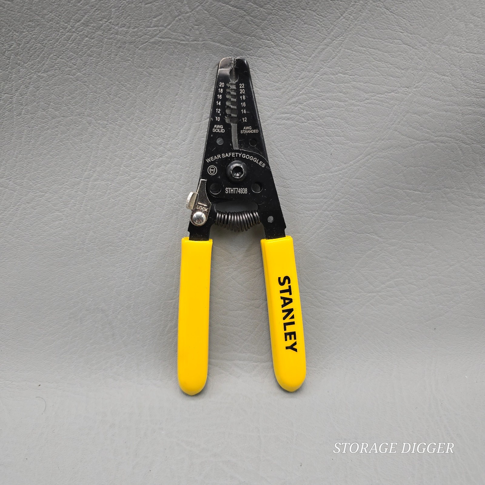 Stanley STHT74938 Black Yellow Wire Stripper/Cutter 6″, Made in China