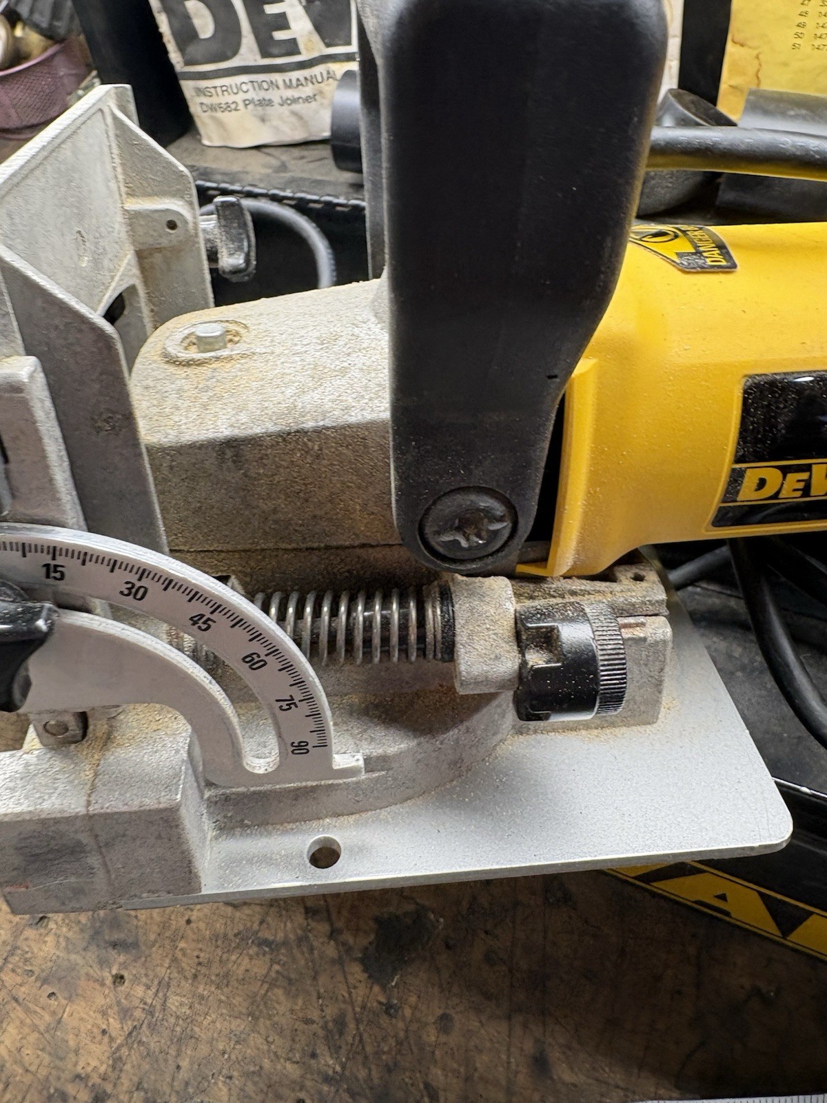 Dewalt DW682 Type 1 Corded Biscuit Plate Joiner 6.5 amp 10,000 RPM w/Case & Bag