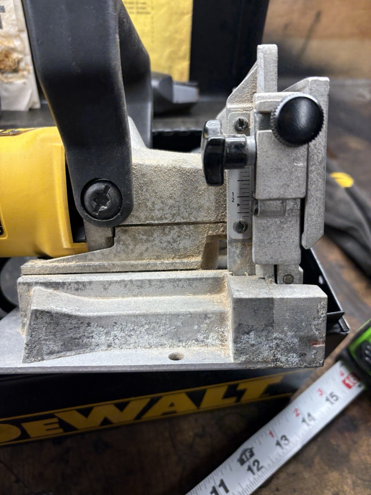 Dewalt DW682 Type 1 Corded Biscuit Plate Joiner 6.5 amp 10,000 RPM w/Case & Bag