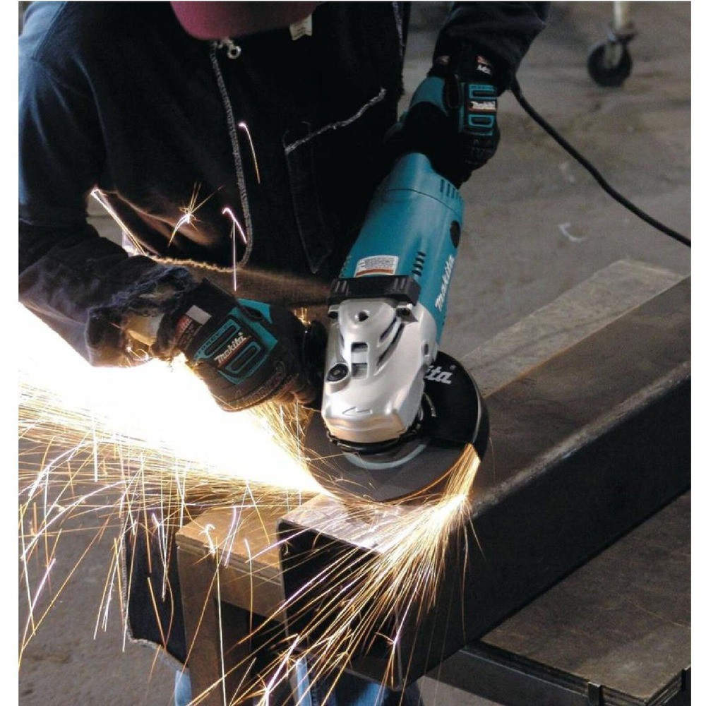 Makita 7 in. Trigger Switch 15 Amp Angle Grinder GA7021 New