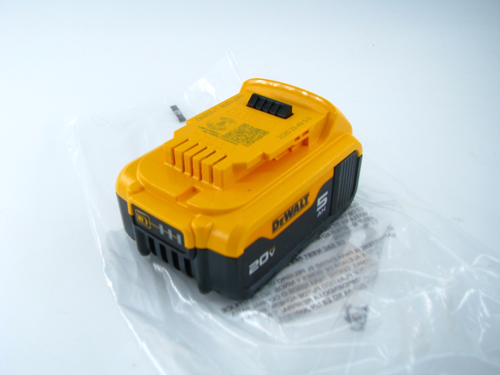NEW Genuine DEWALT DCB205 20V MAX XR 20 Volt Li-ion 5.0Ah Battery 5ah OEM 5 ah