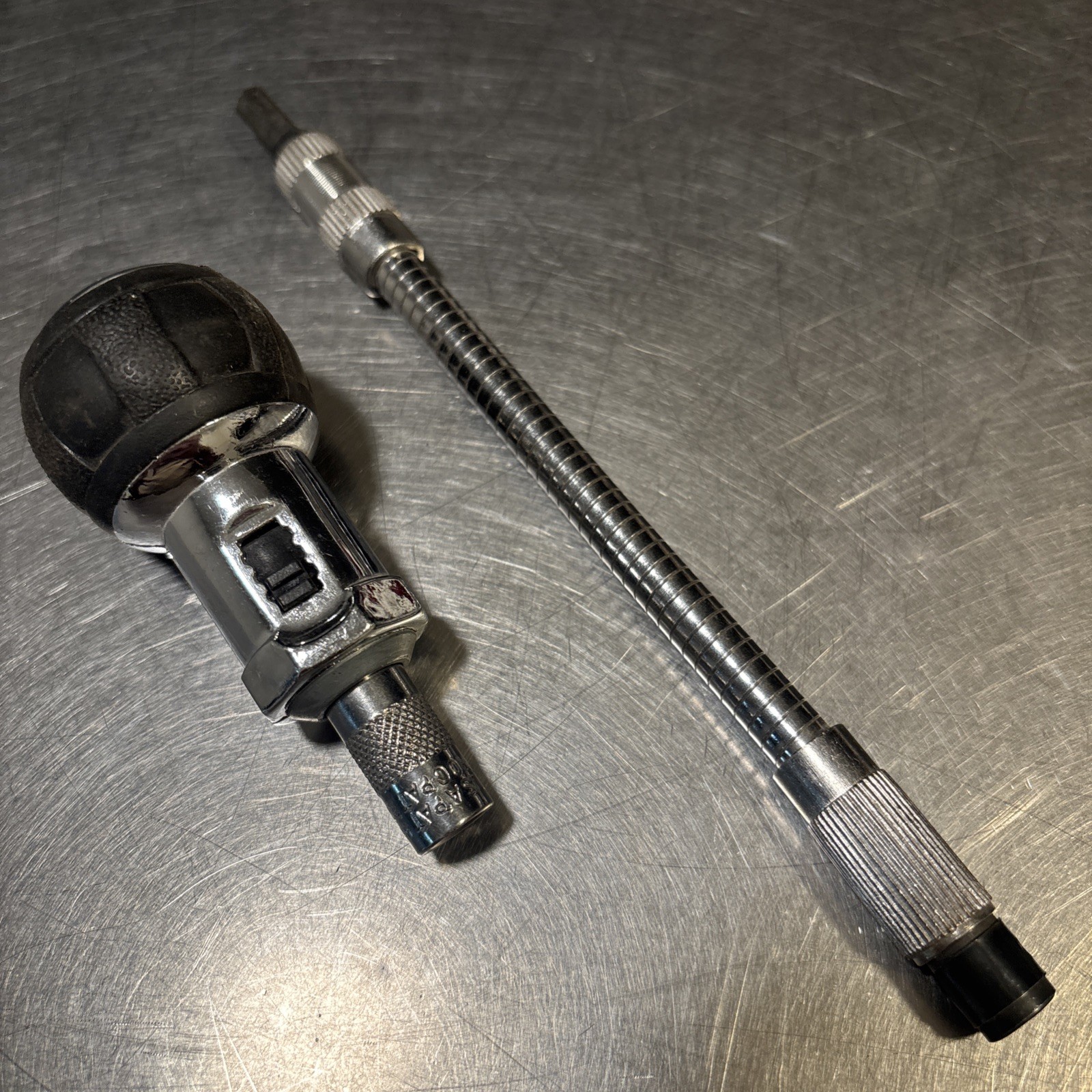 (UNBRANDED) STUBBY RATCHET SCREWDRIVER NUTDRIVER & FLEXIBLE EXTENSION