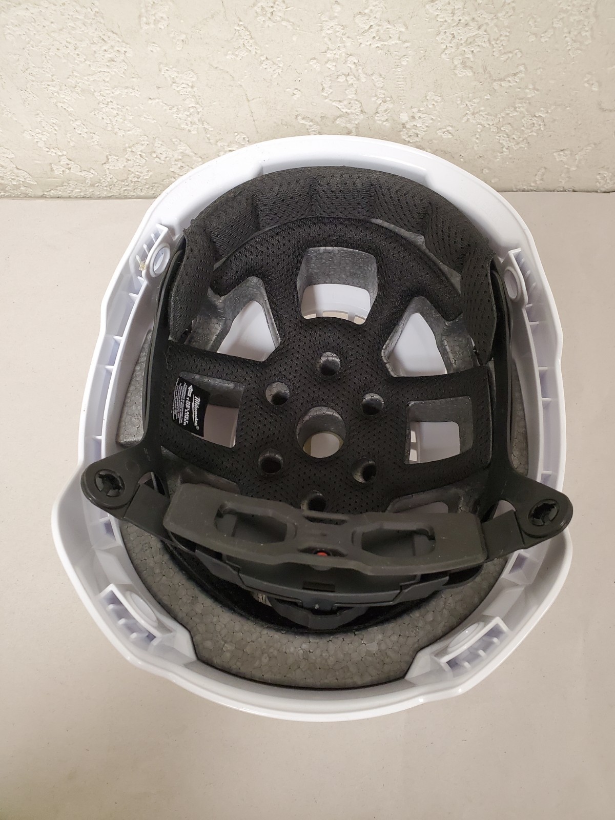 *READ DESCRIPTION* Milwaukee BOLT White Type 2 Class C Vented Safety Helmet