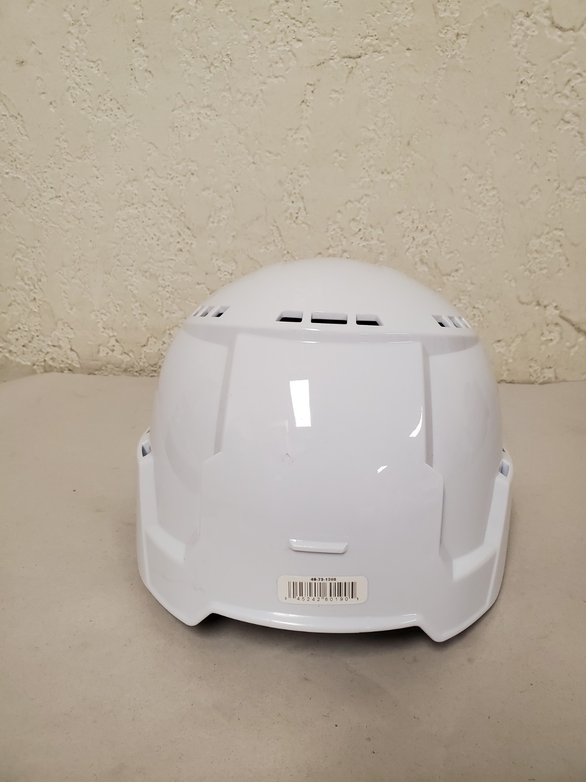 *READ DESCRIPTION* Milwaukee BOLT White Type 2 Class C Vented Safety Helmet