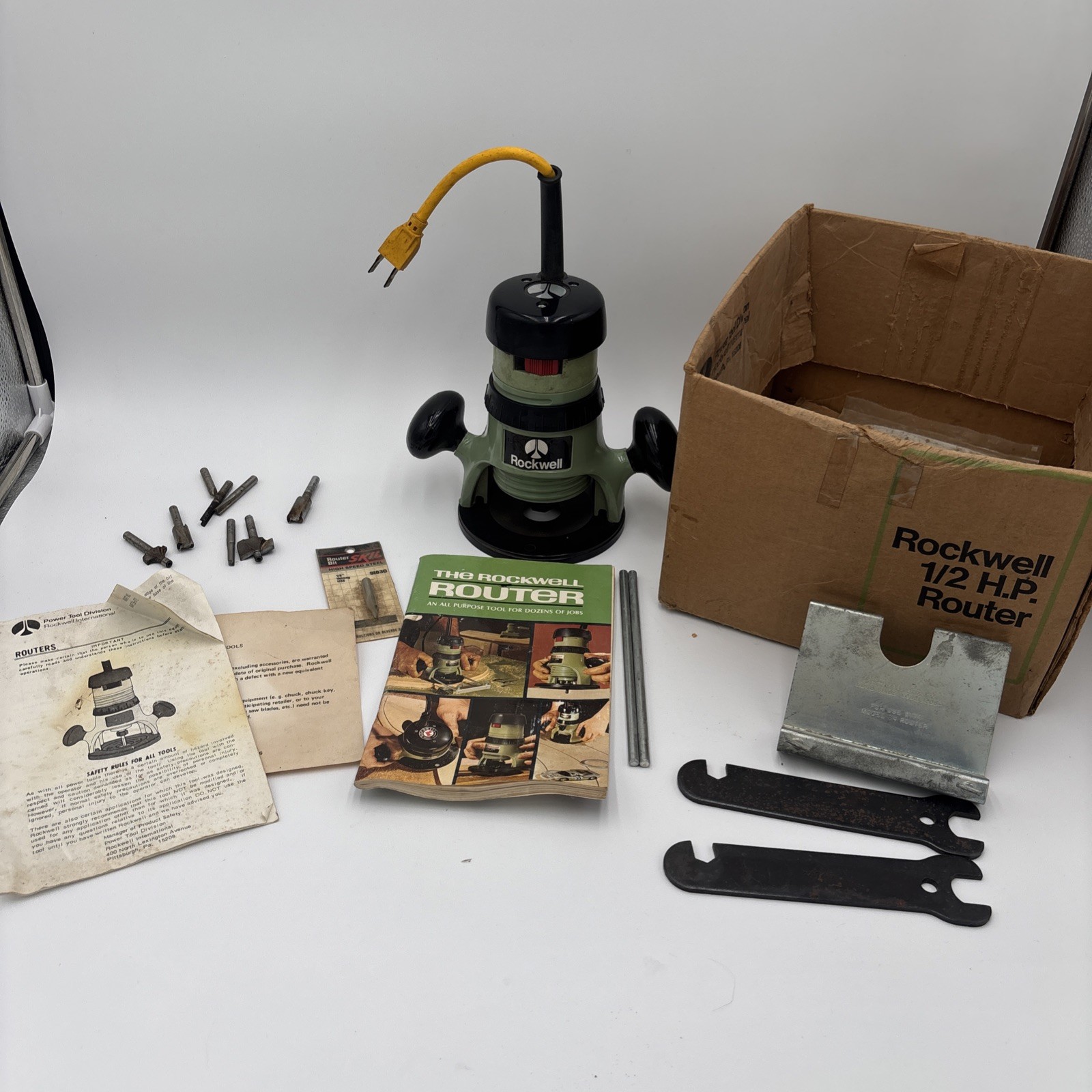 Rockwell Router-Model 4620 (64) Type 1 -120 VOLT W/BOOK BOX EDGE GUIDE 8 BITS