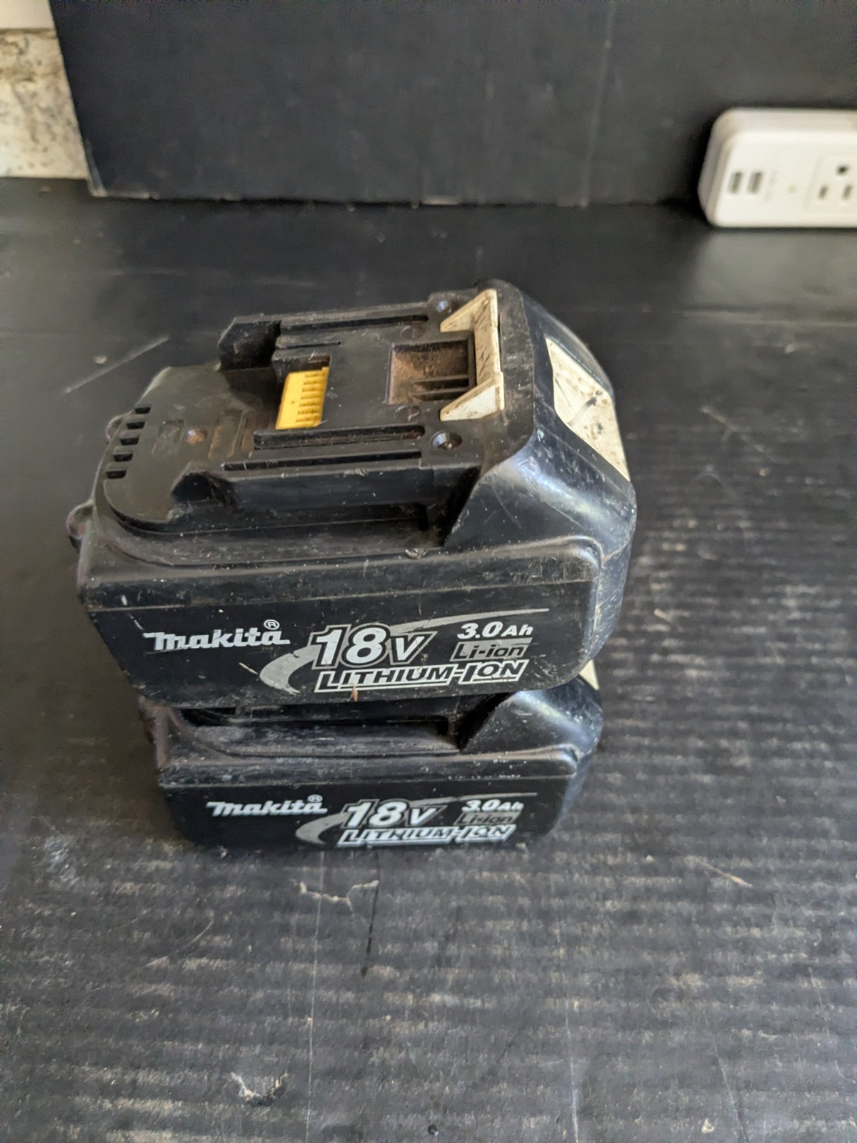 Lot 2 Makita BL1830 18V 3.0Ah Batteries For Repair Lithium-Ion Li-Ion No Charge