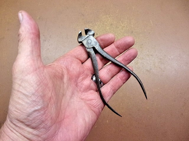 Vintage Pair of 5” Unbranded END NIPPERS w/11/16″ Cutters Clean & Rust Free LQQK
