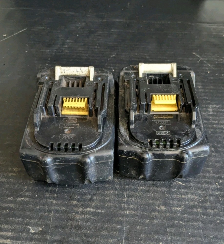 Lot 2 Makita BL1830 18V 3.0Ah Batteries For Repair Lithium-Ion Li-Ion No Charge