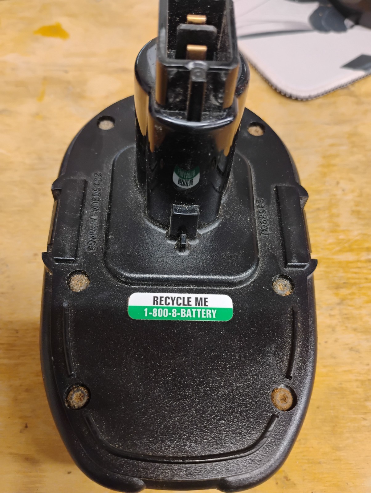Genuine OEM DeWalt 18V NiCd Rechargeable Battery DC9098 Type 1 Working FIne