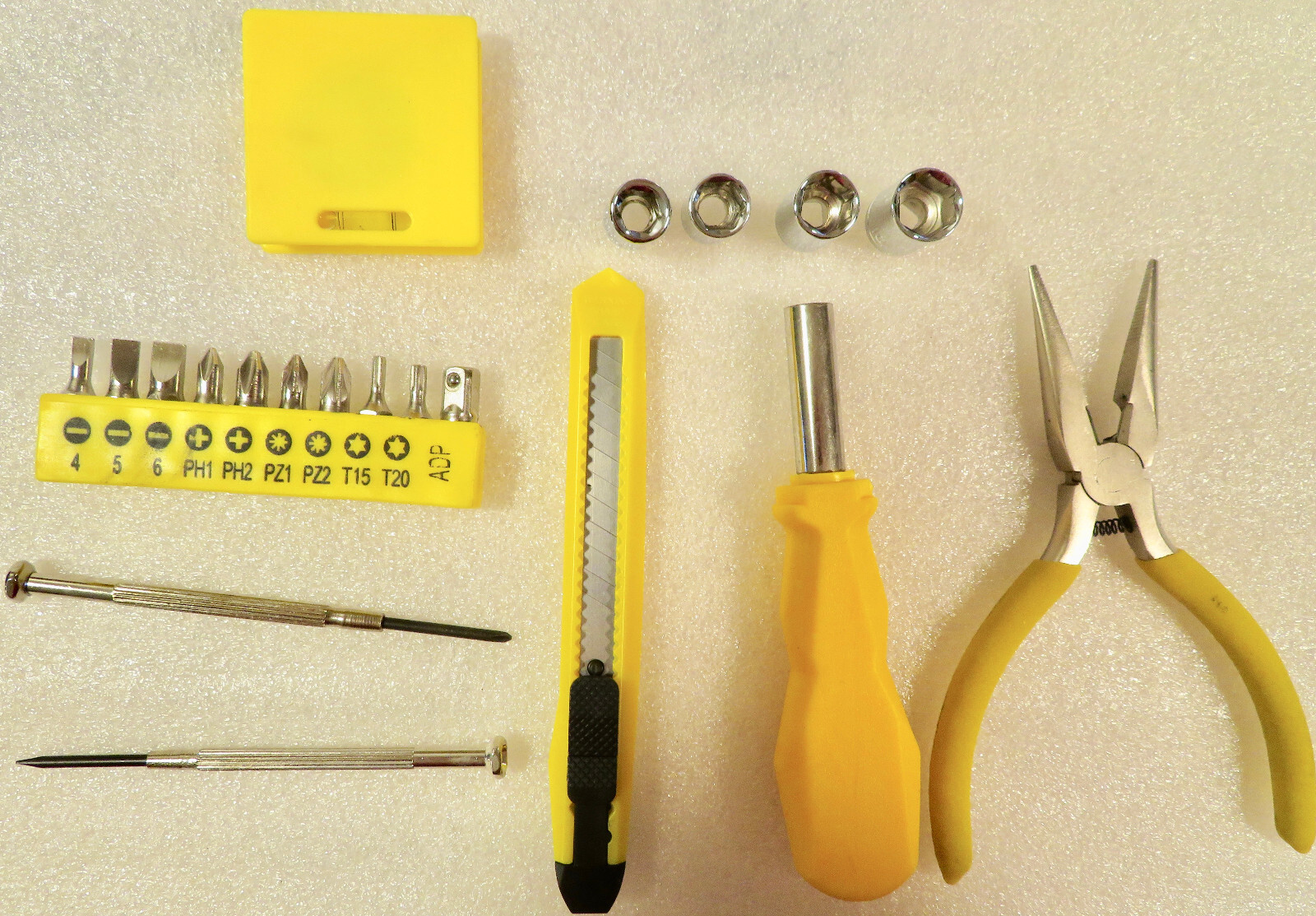 Small Homeowner Tool Set – 12 Pieces – General Household with Hard Case – NEW
