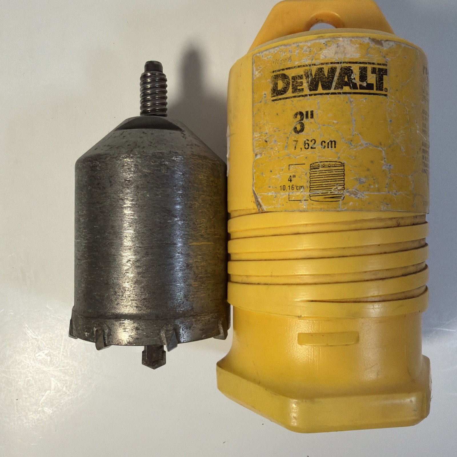 DEWALT DW5904 3-Inch by 4-Inch Core Bit Body With Centering Bit